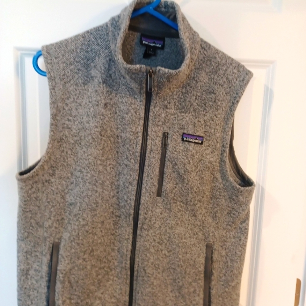 Patagonia vest, grey size large Like New!